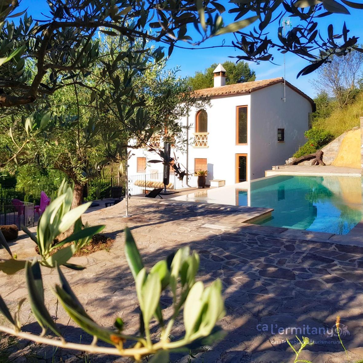 Hostal Ca L' Ermitanyo- Casa Torre Blanca Súria Exterior foto